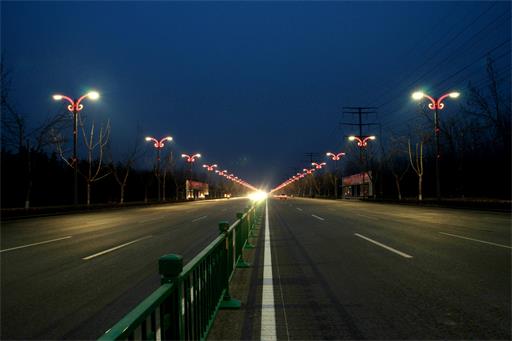 聊城高新区路灯成为城市新名片