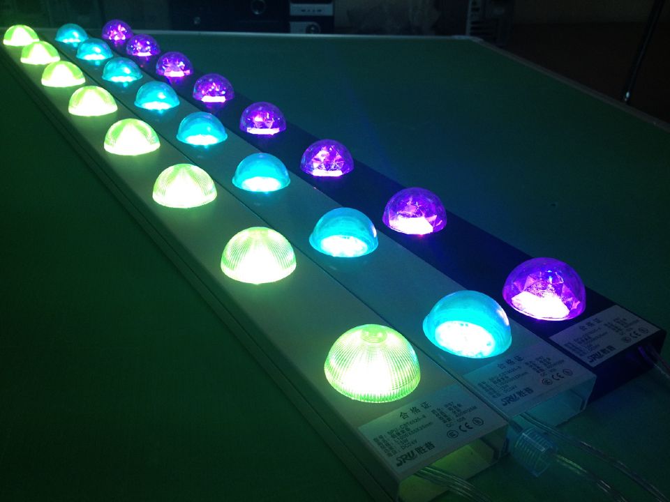 胜普高品质打造水晶LED跑马灯