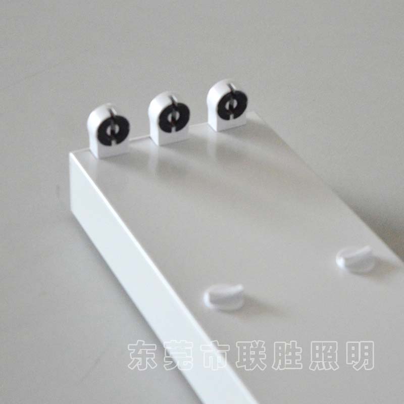 LED三支装铁支架，t8三头支架，LED三管支架