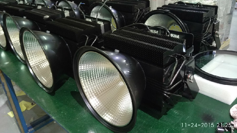 LED工矿灯_LED加油站灯_LED塔吊灯