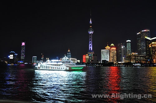 施莱德：光影画师，用光之画笔描绘上海滩