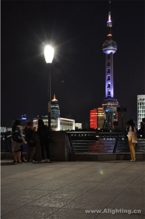 施莱德：光影画师，用光之画笔描绘上海滩