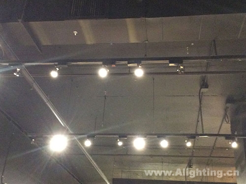 店铺照明中如何避免眩光