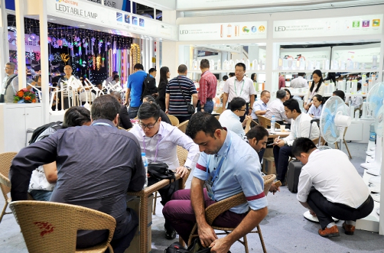 康铭盛亮相广交会：产品分类升级 开拓新兴市场