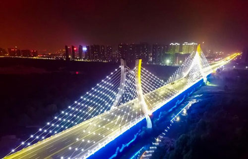 4800个新LED灯“扮靓”洛阳凌波大桥
