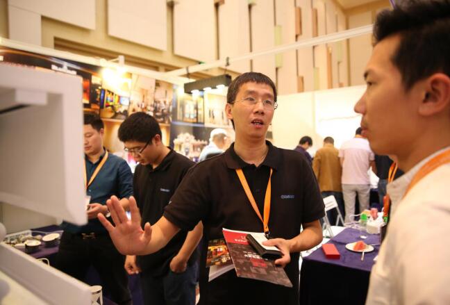 推动照明跨界，云知光首届商业照明论坛开幕！