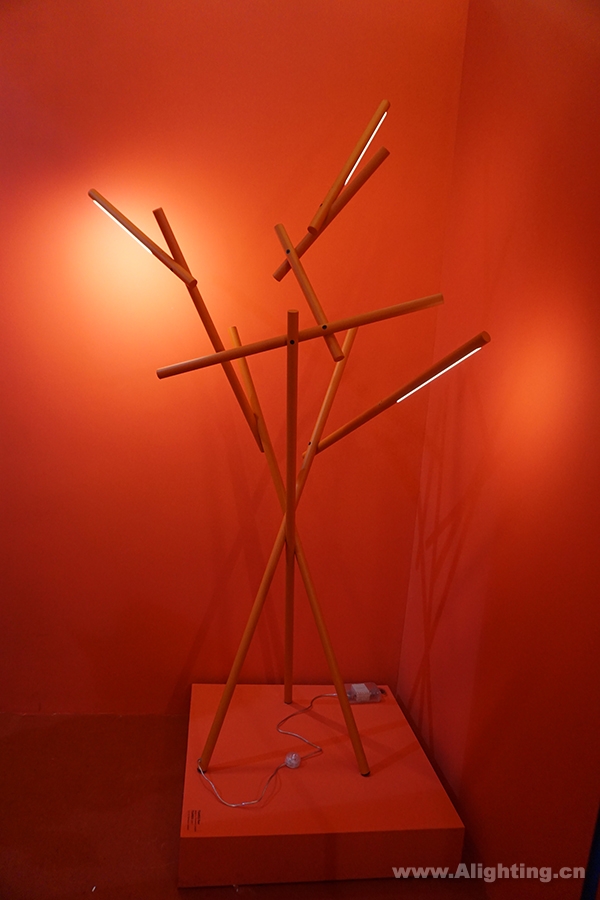 【今日焦点】米兰国际家具(上海)展的创意灯具欣赏