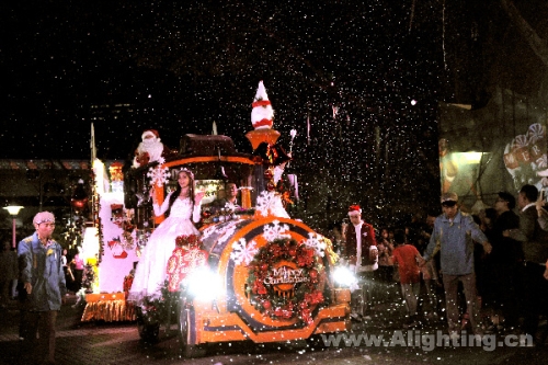 【今日焦点】长隆欢乐世界的圣诞梦幻灯光秀美翻了！