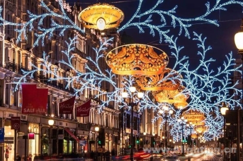 【今日焦点】世界各地点亮圣诞彩灯 哪个最有气氛？