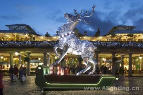 【今日焦点】世界各地点亮圣诞彩灯 哪个最有气氛？