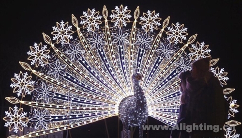 【今日焦点】世界各地点亮圣诞彩灯 哪个最有气氛？