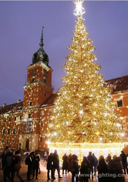 【今日焦点】世界各地点亮圣诞彩灯 哪个最有气氛？