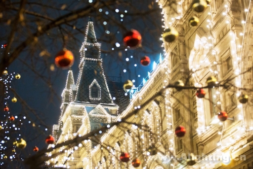 【今日焦点】世界各地点亮圣诞彩灯 哪个最有气氛？