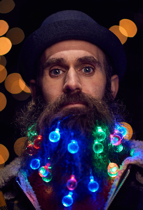 圣诞新玩法：胡须上挂多彩LED灯（组图）