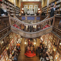 葡萄牙魔法般的莱罗书店灯光设计
