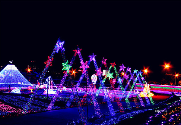 据说这个梦幻灯光节照亮了三亚
