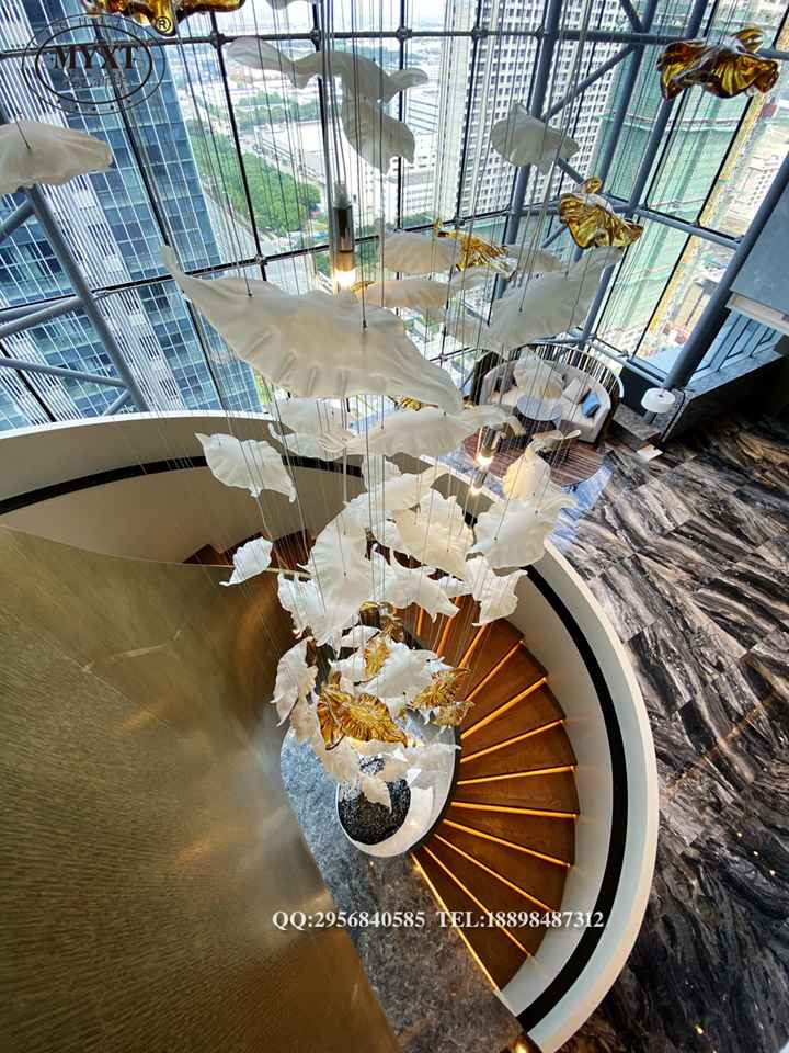 酒店楼梯吊灯 楼梯艺术装饰吊灯 大型楼梯灯具定制 非标艺术楼梯灯设计