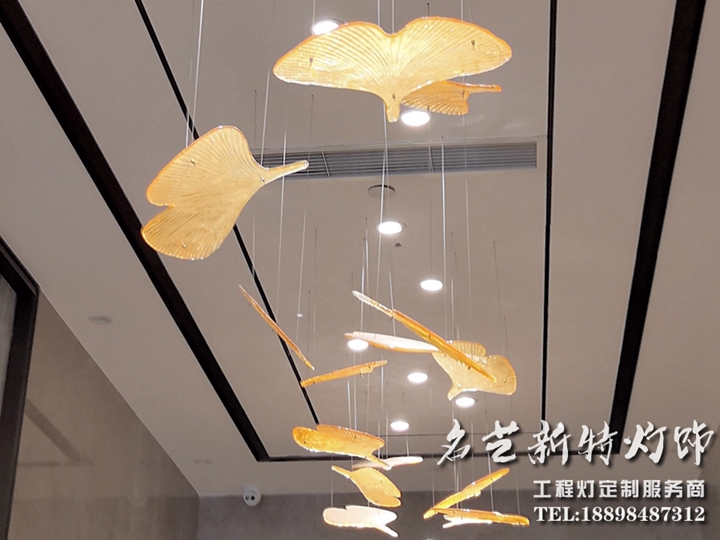手工玻璃银杏叶吊饰 树叶造型玻璃吊灯 仿生造型吊灯定制 艺术吊灯设计