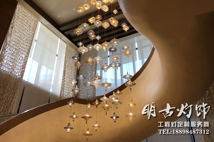 酒店艺术创意楼梯吊灯 旋转楼梯间吊灯 非标创意大型吊灯定制