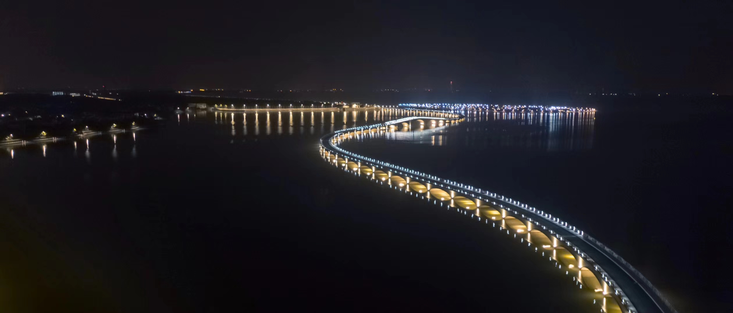 淀山湖彩虹桥图片