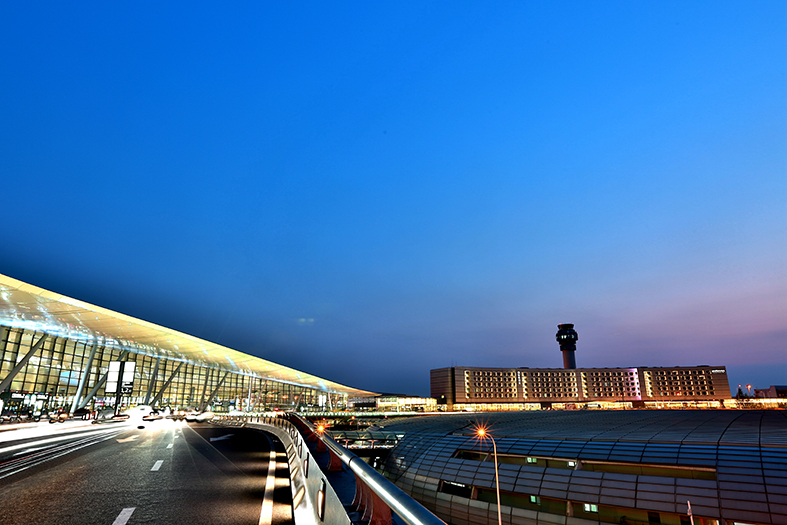 南京禄口机场夜景实拍图片