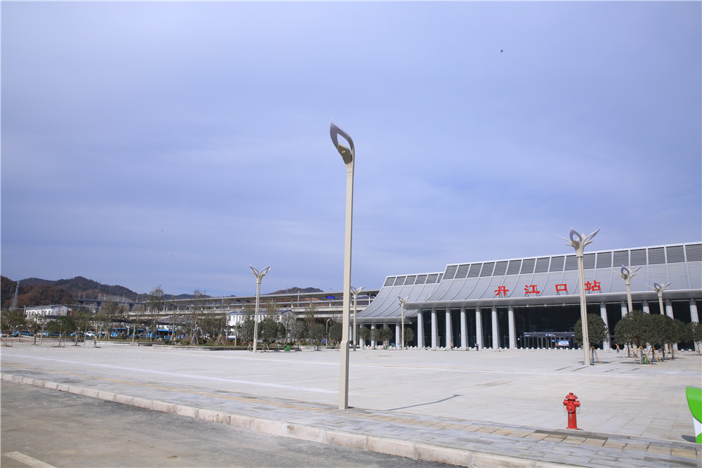 郧西县高铁站图片