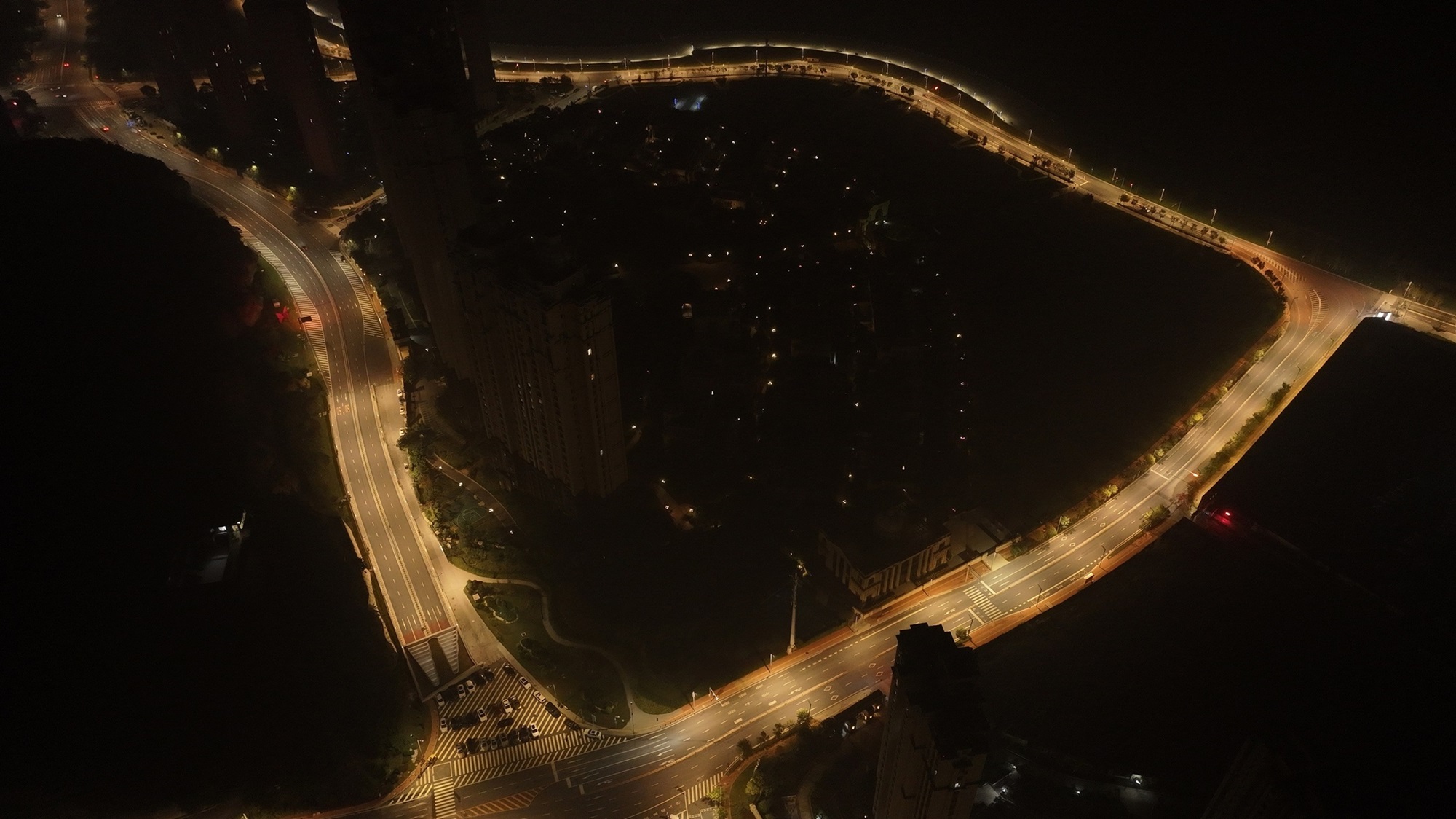 【新闻图片】昕诺飞GenAI智能体赋能Interact City Flex系统落地大连高新园区 03.jpg 【新闻图片】昕诺飞GenAI智能体赋能Interact City Flex系统落地大连高新园区 03.jpg